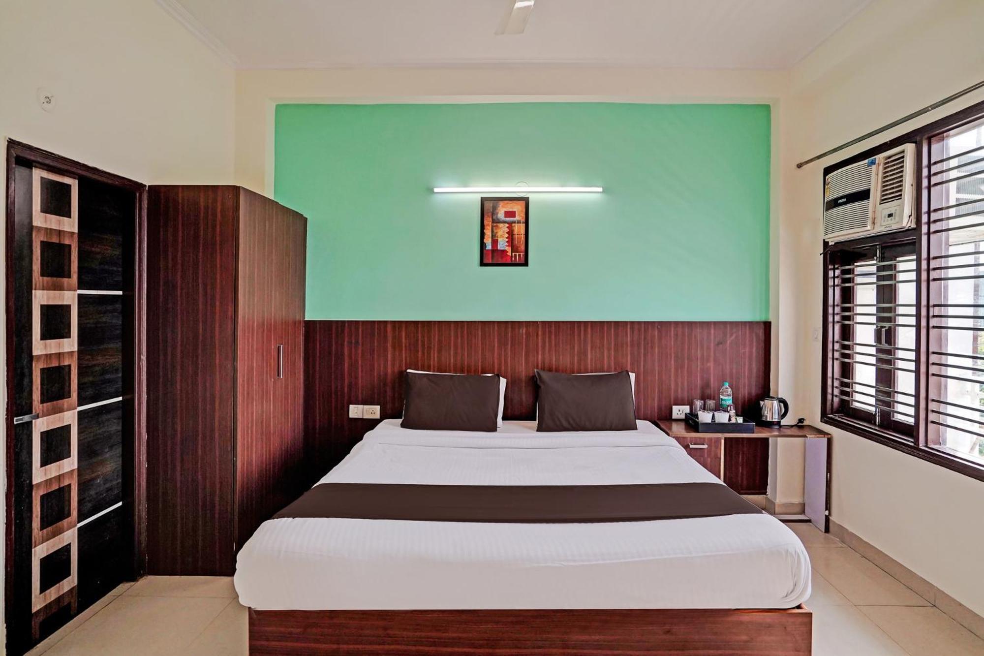 Hotel O Golden Imperial Greater Noida Exteriör bild